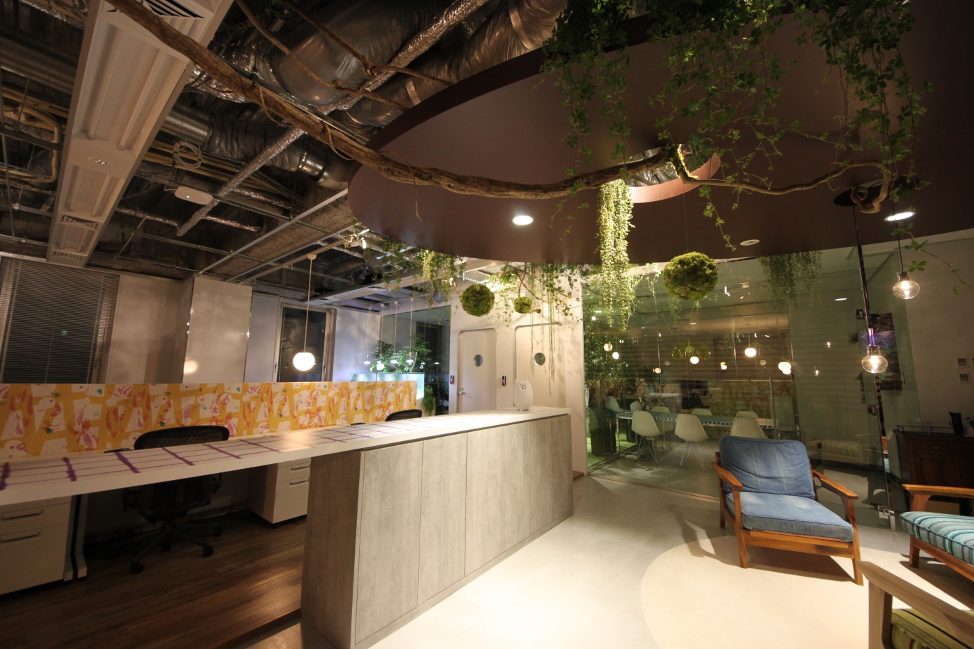 オフィスデザイン実績～明るい空間で自然と共に成長する酸素濃度の高いオフィス