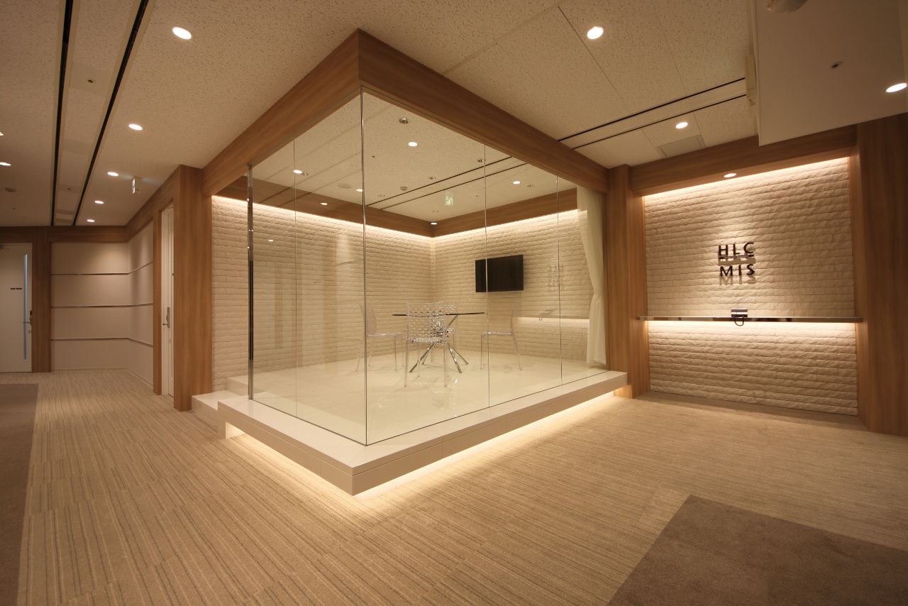 オフィスデザイン実績～ガラス張りの宝石箱がお出迎えする光り輝くオフィス