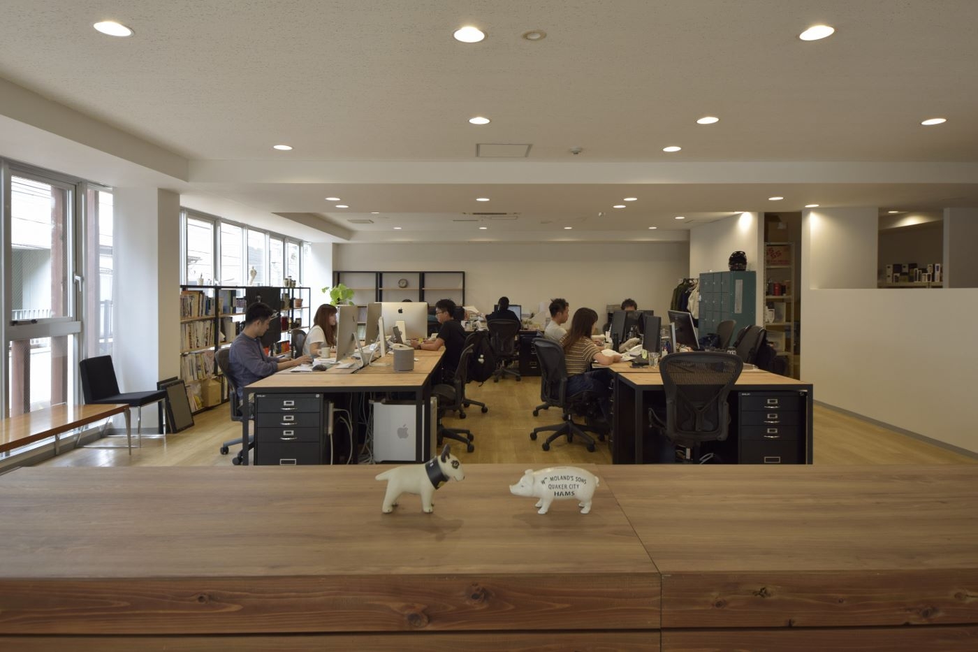 オフィスデザイン実績～シンプルであることが心地よさを感じさせるオフィス空間