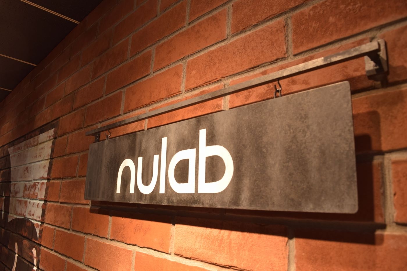オフィスデザイン実績～lab（研究所）×HUB（人の集う場所）ー新しい「NUHUB」オフィスー