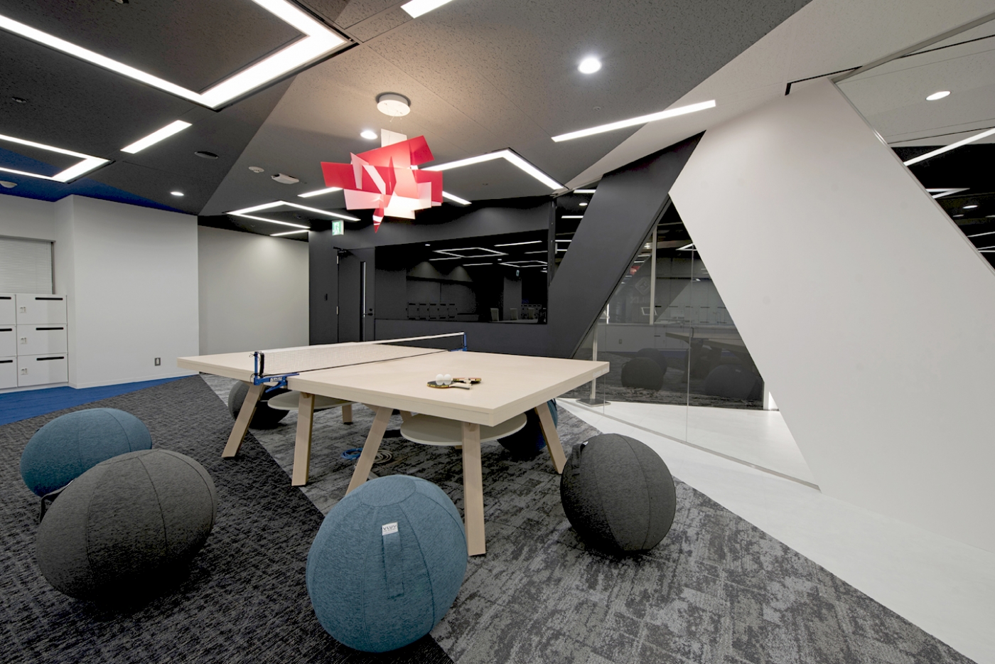 オフィスデザイン実績～企業の成長を加速させる『革新性と遊び心』を表現したオフィス