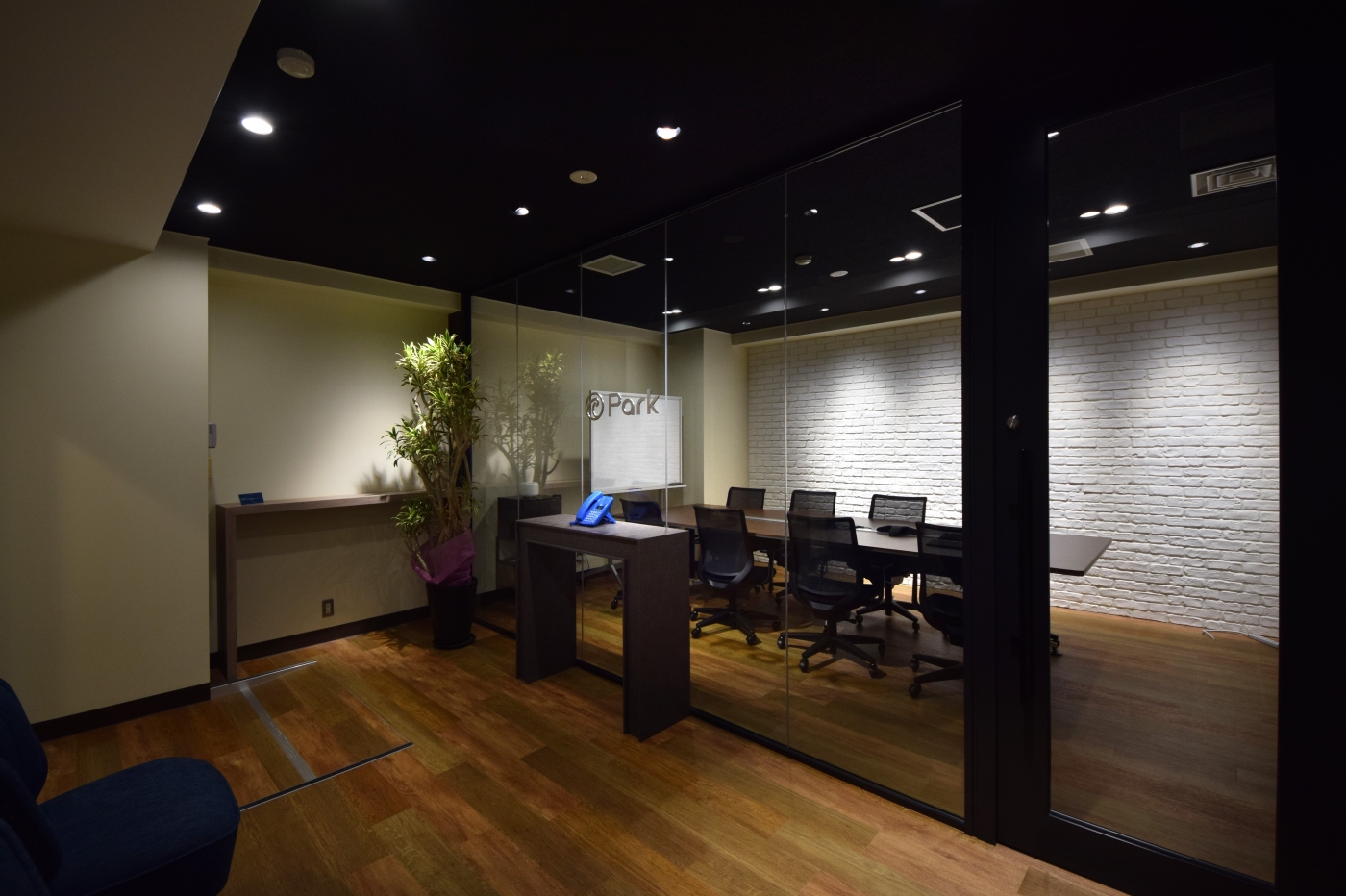 オフィスデザイン実績～urbanlike+cozy　自然と交流が育まれるコラボレーション空間