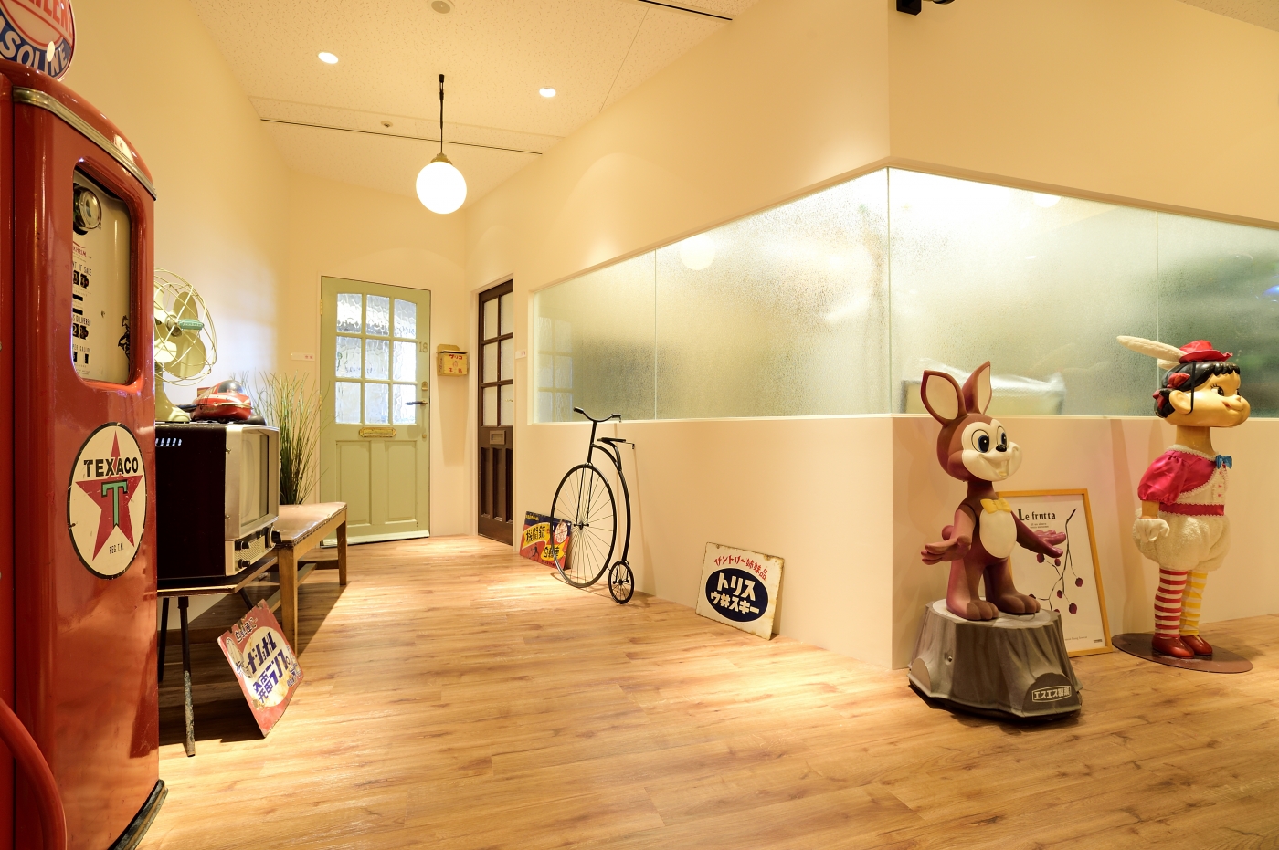 オフィスデザイン実績～Vintage Toyが空間と”らしさ”を引き立てるノスタルジーオフィス