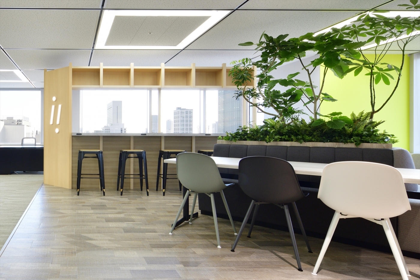 オフィスデザイン実績～モノづくりの強みを空間で表現した、見どころ満載の「HIRAMEKI」オフィス