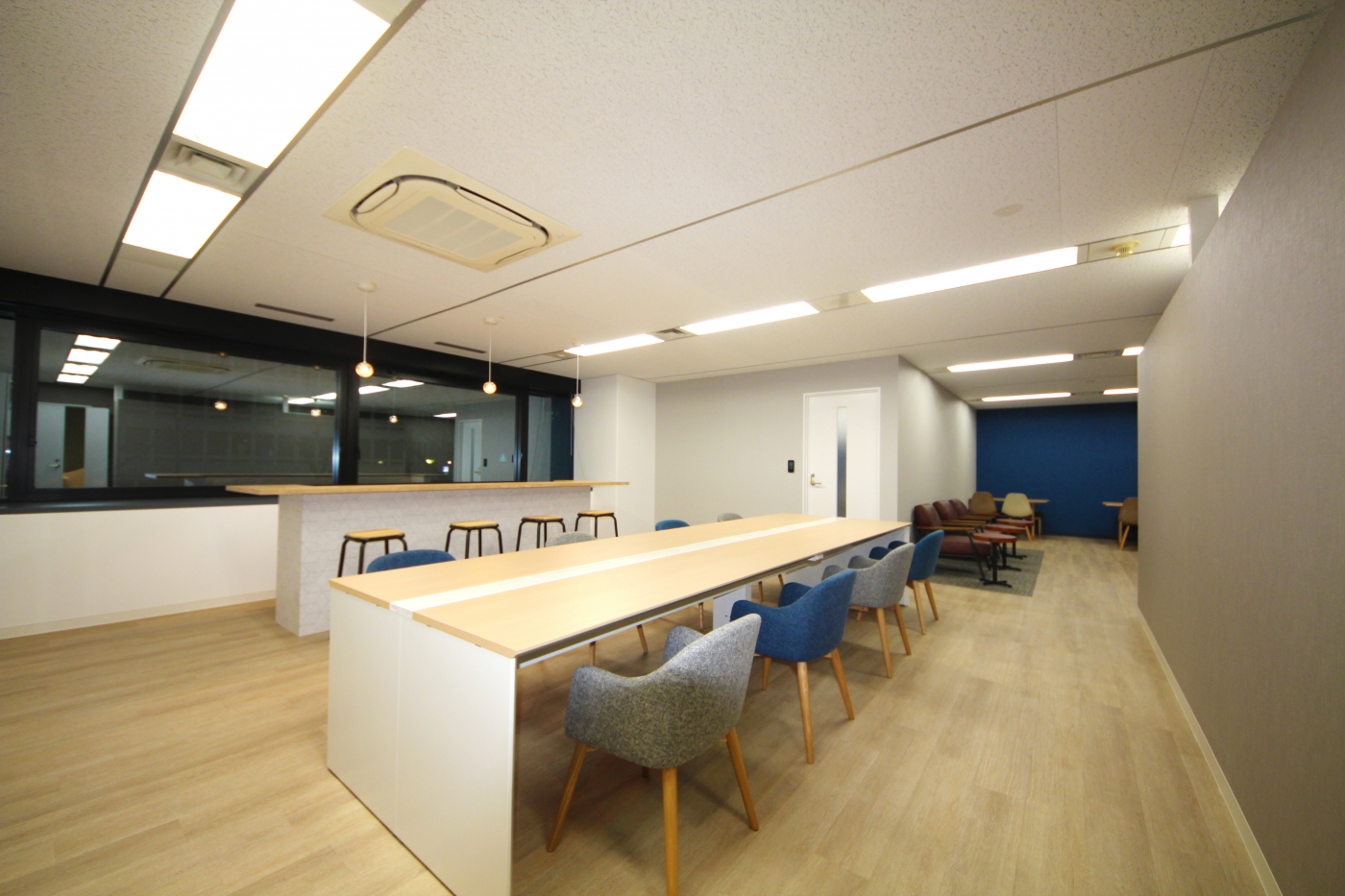 オフィスデザイン実績～企業ブランディングを感じられ、働き方に合わせて空間を選べるオフィス