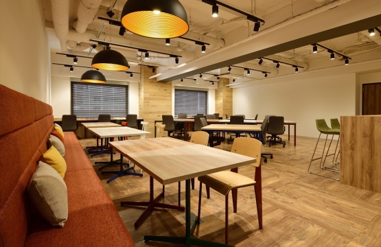オフィスデザイン事例|スタートアップ企業の成長目線に合わせたセットアップオフィス「hut」
