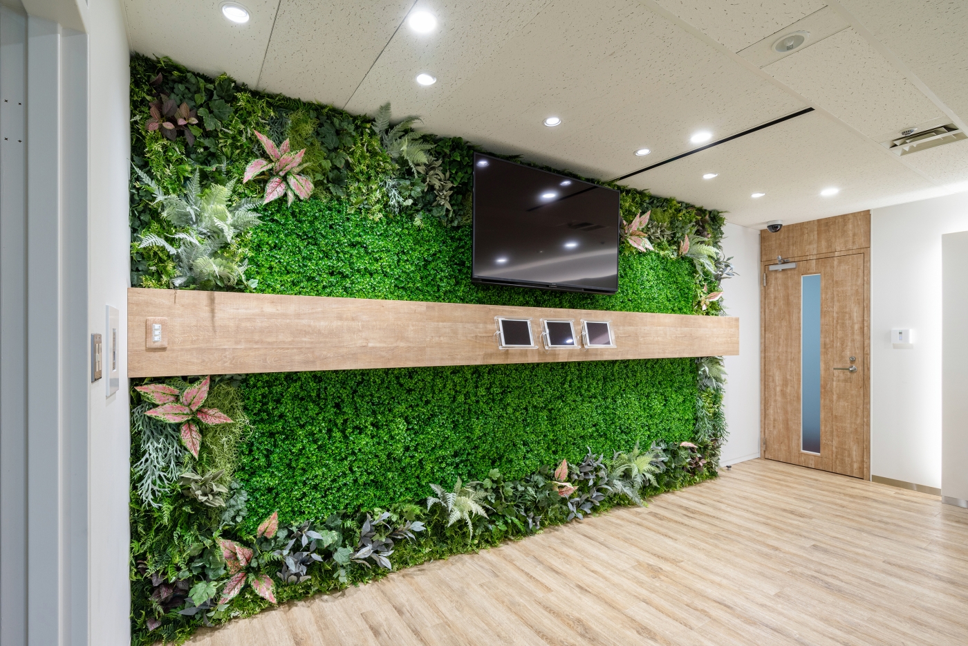 オフィスデザイン実績～色味や柄で表現した、自然とエコと風のオフィス					