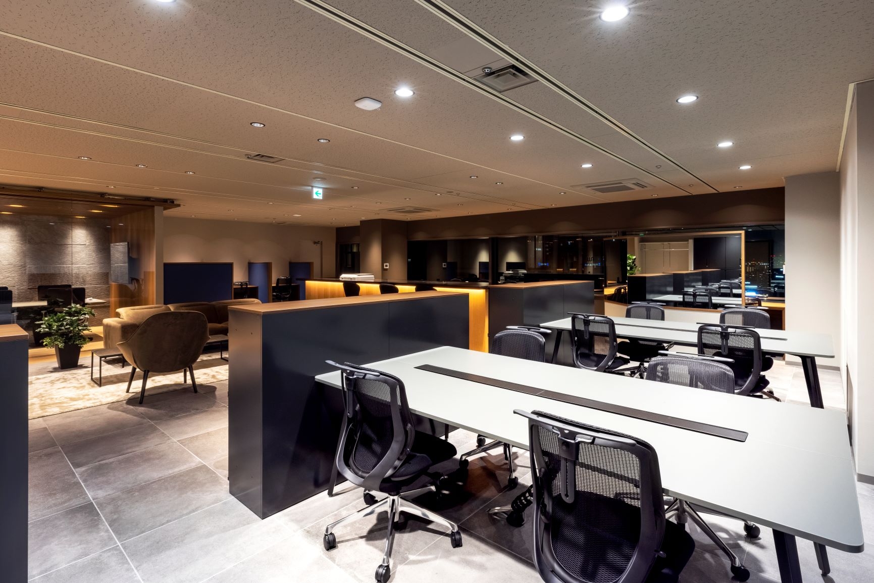 オフィスデザイン実績～高級ラウンジをイメージしたデザイン性あふれるオフィス