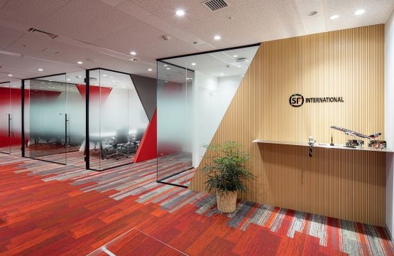 オフィスデザイン事例|企業イメージを全面的に打ち出した印象的なオフィス