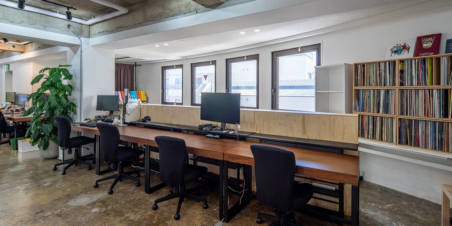 オフィスデザイン実績～既存の空間を最大限に活かした、開放感あふれるオフィス