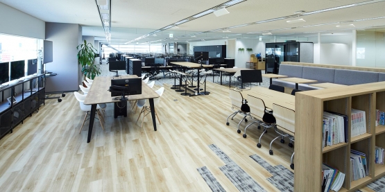 オフィスデザイン事例|コールセンターの概念を変え、働き方を選べる。企業・社員の成長につながるオフィス