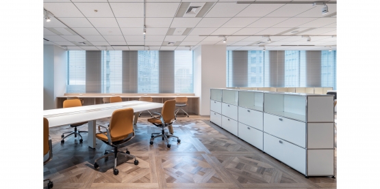 オフィスデザイン事例|社内外の人がフラットに働けるイノベーションオフィス
