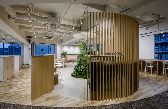 熊本の土地に根付き、未来に向かって成長する姿を表現したオフィス