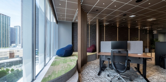 オフィスデザイン事例|働きやすい環境を自ら選択できる、社員向けコワーキングスペース
